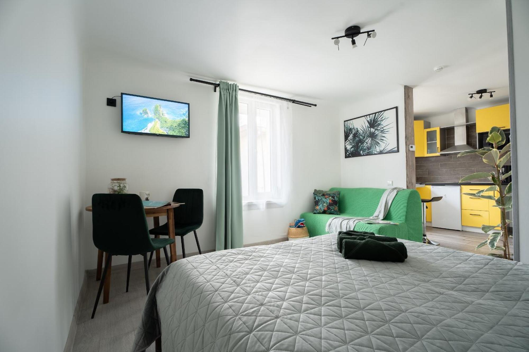 Green Garden & Private Parking Apartments With Playground Riga Exteriér fotografie